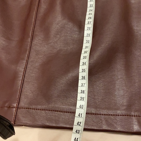 Brand new leather lace up skirt, tag on, size 6 US - Picture 6 of 6